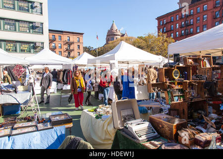 Il Grand Bazaar e mercato di domenica, Upper West Side di Manhattan, New York City, Stati Uniti d'America. Foto Stock