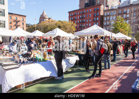 Il Grand Bazaar e mercato di domenica, Upper West Side di Manhattan, New York City, Stati Uniti d'America. Foto Stock