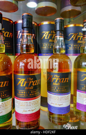 Bottiglie di Arran malt whisky Foto Stock