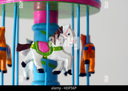 Merry-go-round horse carillon, carouse in legno, made in italy, artigiano, opera d'arte Foto Stock