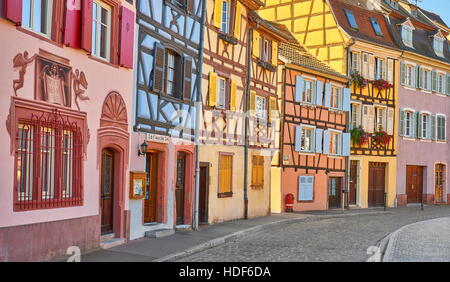 Case colorate in Petite Venise (Piccola Venezia) Distretto di Colmar, Francia Foto Stock