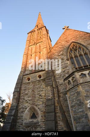 La slanciata guglia in pietra di San Marco, Chiesa Broadwater giù, Tunbridge Wells, Kent, Regno Unito Foto Stock