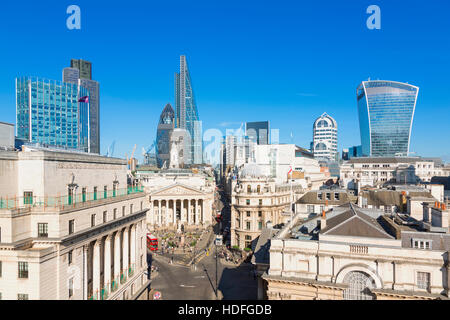 Il distretto bancario di Londra centrale con famosi grattacieli e altri punti di riferimento Foto Stock