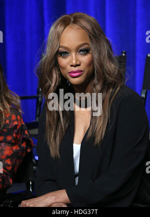 Universal City, CA, Stati Uniti d'America. Il 9 dicembre, 2016. 09 Dicembre 2016 - CITTÀ UNIVERSALE, California - Tyra Banks. Q&A di NBC's '' la nuova Celebrity Apprendista'" tenutasi presso NBC Universal lotto. Photo credit: Faye Sadou/AdMedia © Faye Sadou/AdMedia/ZUMA filo/Alamy Live News Foto Stock