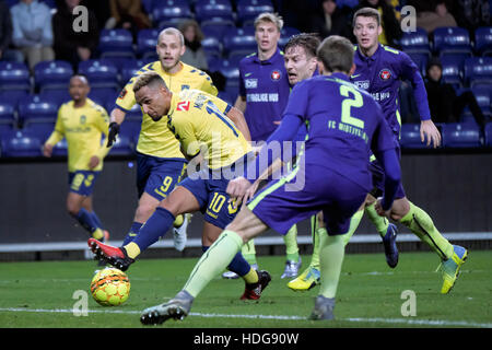 Copenhagen, Danimarca. Undicesimo Dec, 2016. Calciatore tedesco Hany Mukhtar di Brøndby se visto in azione durante il ALKA Superliga match tra Brøndby se e FC Midtjylland a Brøndby Stadion. Credito: Kim M. Leland/Alamy Live News Foto Stock