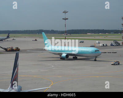 VP-boy (aeromobili) presso l'Aeroporto Internazionale di Sheremetyevo pic3 Foto Stock