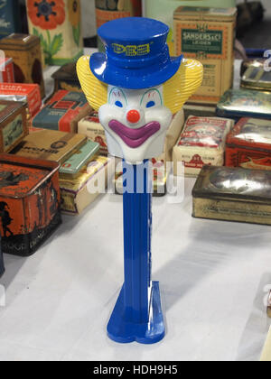 PEZ Yummy bolle Clown candy dispenser portarotolo pic4 Foto Stock