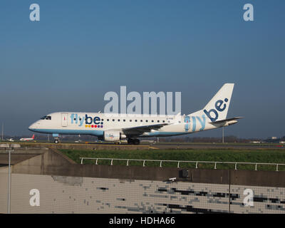 G-FBJI Flybe Embraer ERJ-175STD (ERJ-170-200) - CN 17000355 in rullaggio a Schiphol verso la pista 36L pic2 Foto Stock