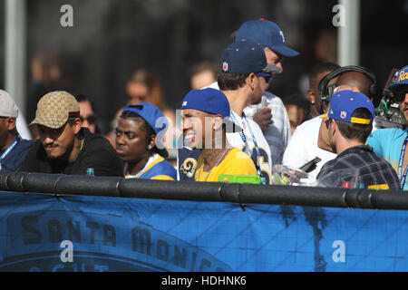 Domenica 9 ottobre, 2016; celebrità a Rams gioco. Le fatture della Buffalo ha sconfitto il Los Angeles Rams dal punteggio finale 30-19 presso il Los Angeles Memorial Coliseum di Los Angeles, CA. Dotato di: Tyga dove: Los Angeles, California, Stati Uniti quando: 10 Ott Foto Stock