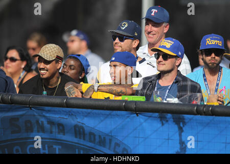 Domenica 9 ottobre, 2016; celebrità a Rams gioco. Le fatture della Buffalo ha sconfitto il Los Angeles Rams dal punteggio finale 30-19 presso il Los Angeles Memorial Coliseum di Los Angeles, CA. Dotato di: Tyga dove: Los Angeles, California, Stati Uniti quando: 10 Ott Foto Stock