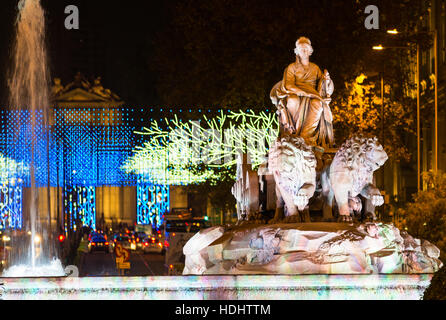 Cibeles Statua fontana di Madrid in Paseo de la Castellana, Spagna. Foto Stock