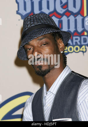 Snoop Dogg arriva a Spike TV Video Game Awards su dicembre 14, 2004 in Santa Monica. Photo credit: Francesco Specker Foto Stock