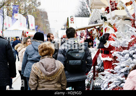 Villaggio di Natale sugli Champs Elysées, Paris, Francia Foto Stock