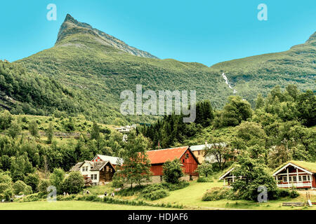 Parte del villaggio il Geirangerfjord in Norvegia Foto Stock