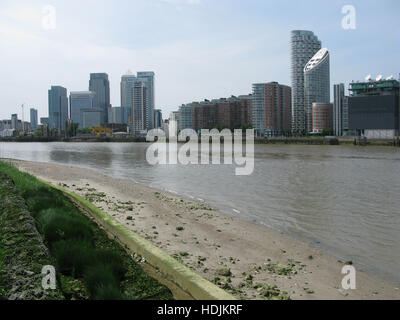 London, Regno Unito - 10 Giugno 2016: Vista di Canary Wharf dall'Arena O2, London, England, Regno Unito Foto Stock