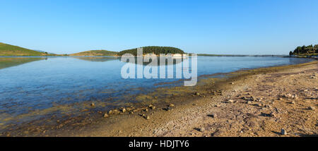 Isolato Monastero di Santa Maria sul Zvernec isola (Narta Laguna, Valona Albania). Foto Stock