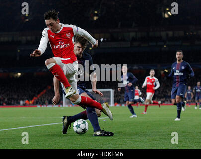 Londra, Inghilterra - Novembre 23 2016: durante il match di Champions League tra Arsenal e Paris Saint-Germain a Emirates Stadium Foto Stock