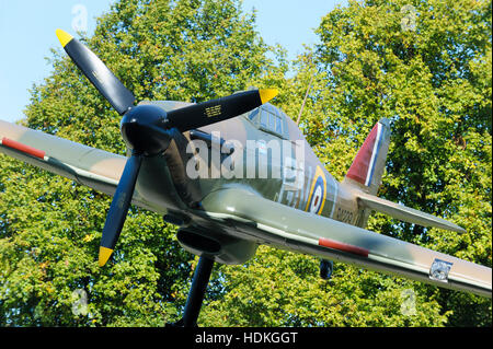 Sir Sydney Camm memorial, giardini Alexandra, Windsor, Berkshire, Inghilterra, Regno Unito Foto Stock