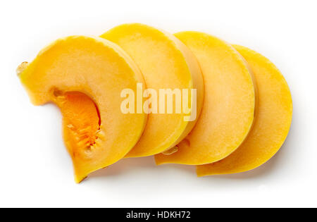 Fette di zucca isolati su sfondo bianco, vista dall'alto Foto Stock