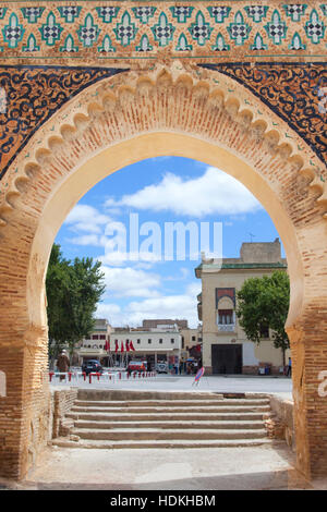 Bab Al Amer, una delle porte della città imperiale di Fez. Il Marocco. Foto Stock