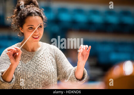 Gabriella Teychenne, musicista, prendendo parte a una conduzione di masterclass presso MusicFest Aberystwyth , Wales UK, 2016 Foto Stock