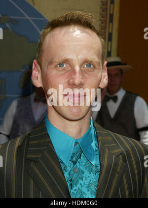 Ewen Bremner alla premiere per il film "Il giro del mondo in 80 giorni" al El Capitan Theatre di Los Angeles, California domenica 13 giugno 2004. Photo credit: Francesco Specker Foto Stock