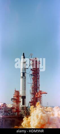 Il Gemini-Titan 3 Molly Brown lanci spaziali dal Kennedy Space Center di Cape Canaveral Air Force Station Launch Complex 19 Marzo 23, 1965 a Cape Canaveral, in Florida. Foto Stock