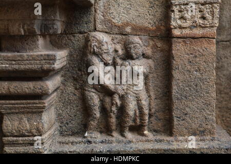 Bassorilievo nel tempio Airavatesvara, Darasuram,Tamil Nadu, India Foto Stock