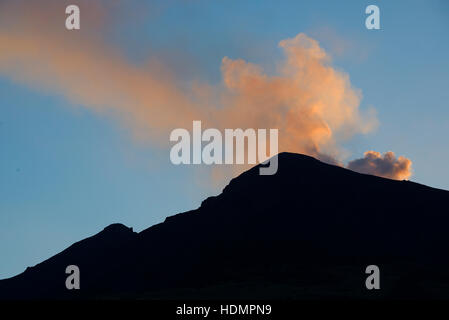 Vulcano Stromboli in eruzione, Stromboli e le isole Eolie, Italia Foto Stock
