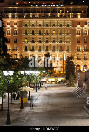 Lo storico ed emblematico edificio di Grande Bretagne Hotel, in piazza Syntagma, Down Town Athens, Grecia. Foto Stock