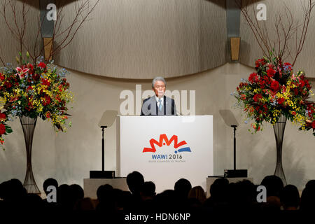 Tokyo, Giappone. Xiii Dec, 2016. Sadayuki Sakakibara Presidente del Keidanren, Japan Business Federation parla durante l Assemblea mondiale per le donne : WAW! 2016 Il 13 dicembre 2016, Tokyo, Giappone. Leader femmina dalla politica, business, sport e società stanno frequentando WAW! 2016 per discutere il ruolo delle donne nei loro paesi e affiliazioni. Credito: Aflo Co. Ltd./Alamy Live News Foto Stock