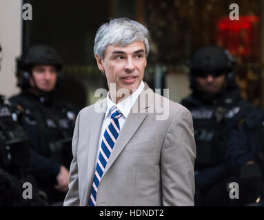 New York, Stati Uniti d'America. Il 14 dicembre, 2016. Alfabeto CEO Larry Page è visto al di fuori di Trump Tower a New York, NY, STATI UNITI D'AMERICA poco dopo aver lasciato la costruzione su dicembre 14, 2016. Credito: Albin Lohr-Jones/Piscina via CNP /MediaPunch Credito: MediaPunch Inc/Alamy Live News Foto Stock