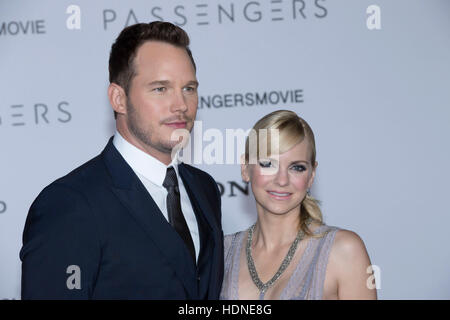 Los Angeles, Stati Uniti d'America. Xiv Dic, 2016. Chris Pratt e Anna Faris frequentare la prima mondiale di "passeggeri" al Regency Village Theatre sul dicembre 14, 2016 a Los Angeles, California Credit: la foto di accesso/Alamy Live News Foto Stock