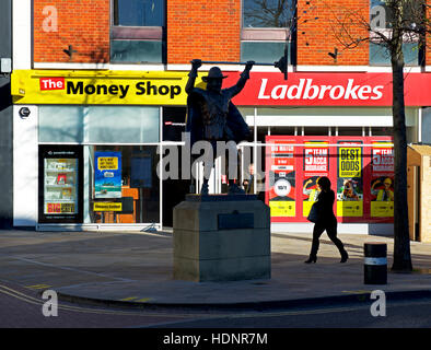 Spirito del carnevale statua in Bridgewater, Somerset, Inghilterra, Regno Unito Foto Stock