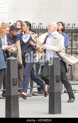 Riprese per i figli agiscono, basato sul romanzo di Ian McEwan inizia al di fuori della Royal Courts of Justice. Dotato di: atmosfera dove: Londra, Regno Unito quando: 22 Ott 2016 Foto Stock