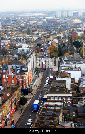 Vista di Londra dalla parte superiore della torre di arcata, a nord di Londra, Regno Unito, novembre 2013. L'edificio è stato rinnovato e ribattezzato Vantage Point. Foto Stock