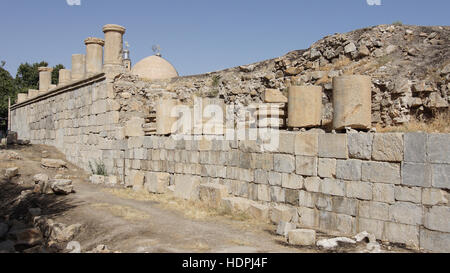 KANGAVAR, IRAN - Ottobre 3, 2016: Rovine del tempio di Anahita, sito storico di Kangavar il 3 ottobre 2016 in Iran, in Asia Foto Stock