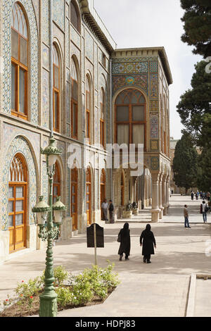 TEHERAN, IRAN - Ottobre 2, 2016: gente che visita il Palazzo Golestan il 2 ottobre 2016 a Teheran, Iran, Asia Foto Stock