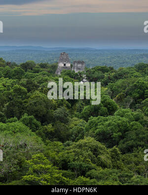 Tempio che io o tempio della grande Jaguar, è una piramide funeraria dedicata a Jasaw Chan K'awil, che fu seppellito nella struttura Foto Stock