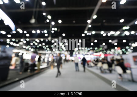 Sfocate e sfocati sullo sfondo di un evento pubblico exhibition hall, business trade show concept Foto Stock