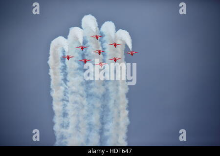 Le frecce rosse eseguita la loro visualizzazione presso il Royal International Air Tattoo RIAT 2015 a Fairford, REGNO UNITO Foto Stock