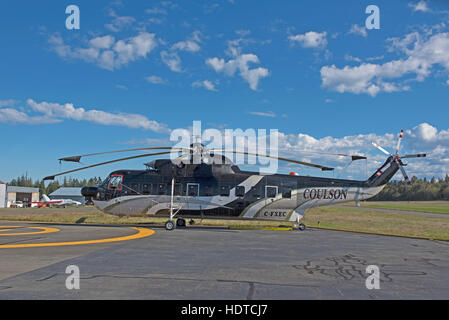 Coulson Seaking S61N elicottero a Qualm aeroporto sull'Isola di Vancouver British Columbia, Canada. SCO 11,264. Foto Stock