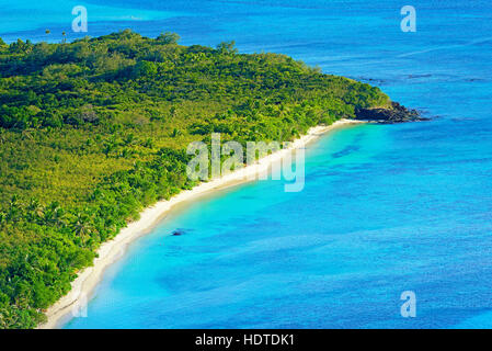 Vista aerea blue lagoon beach, nacula island, yasawa, isole Figi Foto Stock