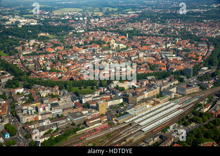 Fotografia aerea, la stazione centrale e il centro storico di Münster, Münsterland, Renania settentrionale-Vestfalia, Germania Foto Stock