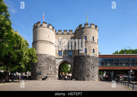 Hahnentorburg, old city gate, Rudolfplatz, Colonia, nella Renania settentrionale-Vestfalia, Germania Foto Stock