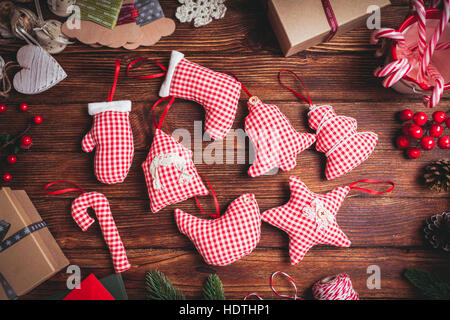 Rosso gingham giocattoli Foto Stock