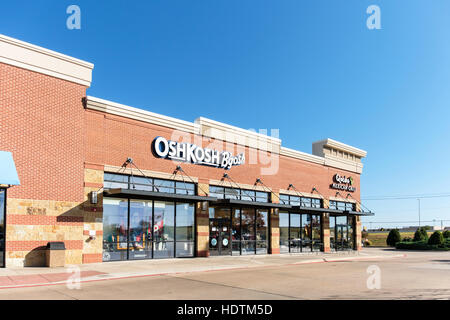 L'esterno di un'OshKosh B'gosh abbigliamento per bambini negozio trova Memorial Rd., Oklahoma City, Oklahoma, Stati Uniti d'America. Foto Stock