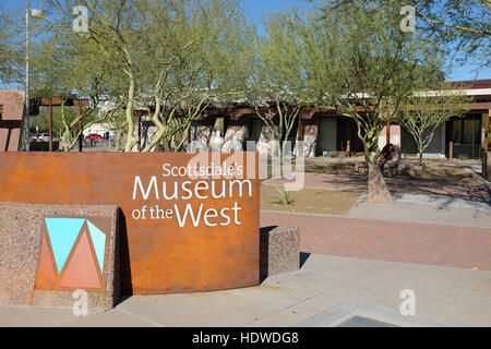 Museo del West segno situato nella Città Vecchia di Scottsdale, Arizona sull'ex sito dell'Loloma stazione di transito. Foto Stock