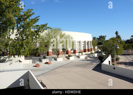 Il centro civico edificio della biblioteca, nel Civic Center Mall in Old Town Scottsdale, Arizona. Foto Stock