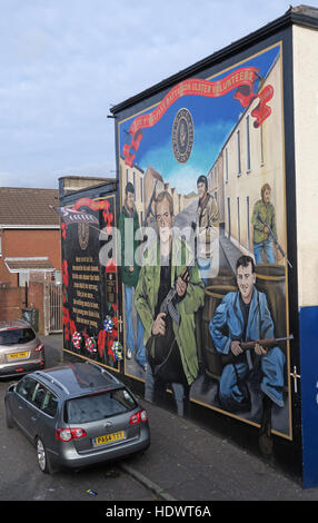 Ulster volontari murale unionista, off Shankill Road West Belfast, Irlanda del Nord, Regno Unito Foto Stock